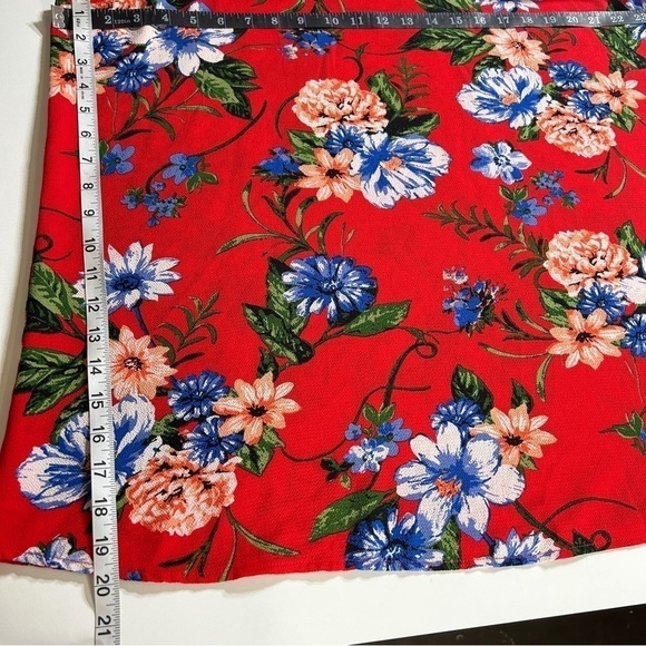 Umgee Cold Shoulder Top Red Floral blouse plus size 2X - Picture 7 of 7